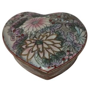 Vintage Chinese Porcelain Trinket Box Heart Floral with Lid‎ Hand Painted SEE